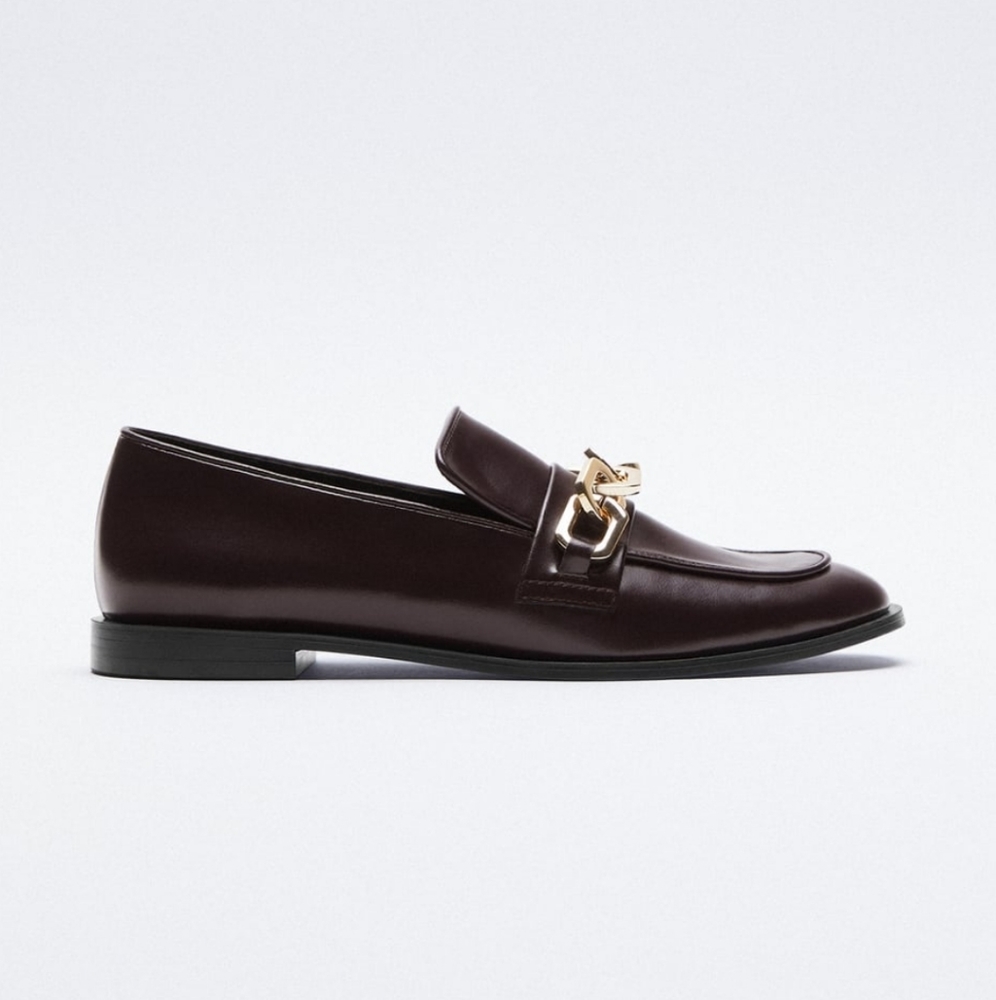 ZARA | Low Heel Chain Detail Loafers - Picture 4 of 10